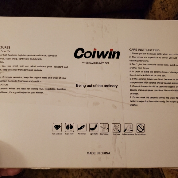 New in box ceramic knife set - Picture 3 of 3